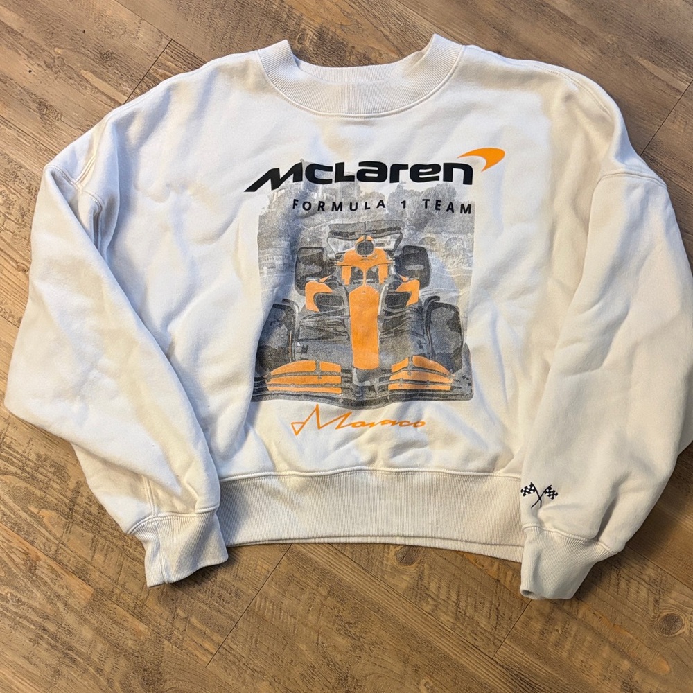 Abercrombie & Fitch White and Orange Formula 1 Sweatshirt